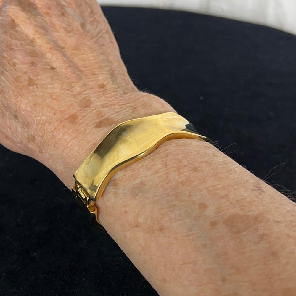 Vintage Clamp Bangle/Cuff Bracelet Gold Tone - Picture 9 of 11